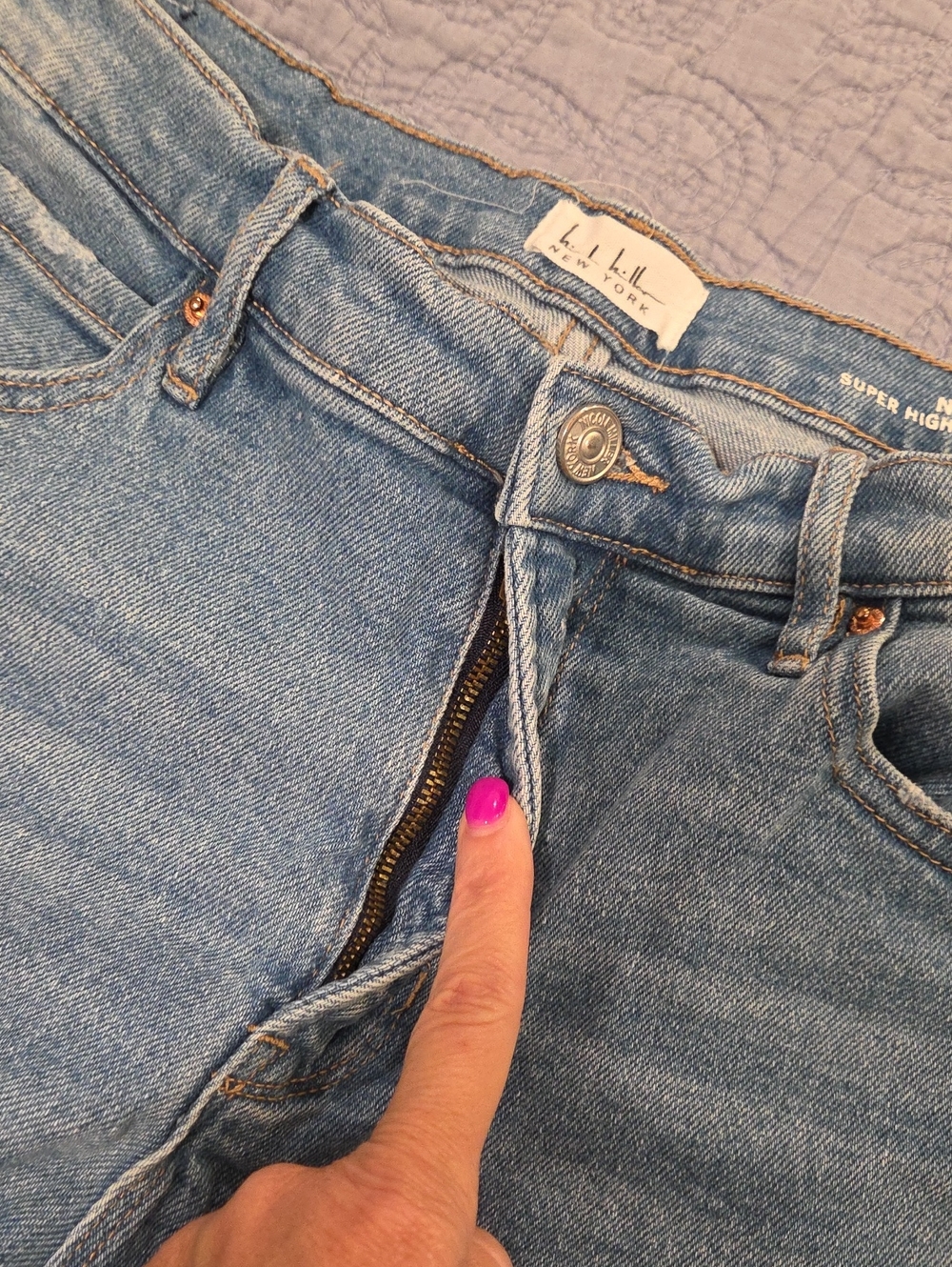 Nicole Miller Light Wash "Nomad" Super High Rise Frayed Hem Denim Shorts Sz 12! - Picture 7 of 10